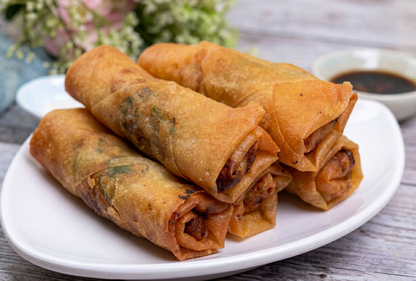 Egg Rolls (4 pieces) - Chef's Special Appetizer